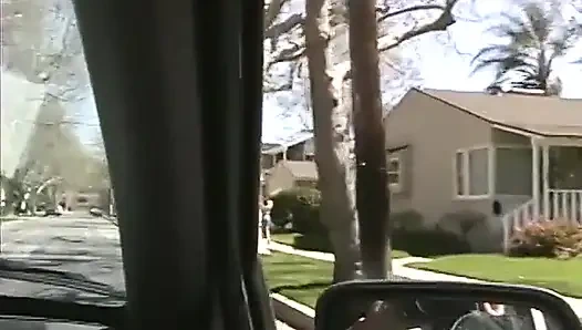 Güzel memeli ve büyük götlü seksi tıraşlı amcık beyaz kız sert bir yarak alıyor