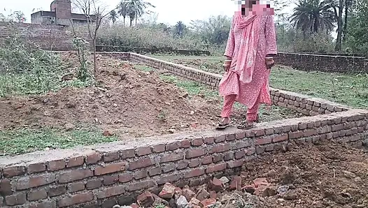 Genç Hintli kadın arkadaşıyla