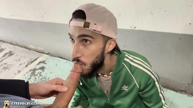 Citebeur - Parislilerin yarak emmesini göster