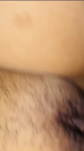 Обязательный для обмена момент из "Короткое индийское секс-видео крупным планом"