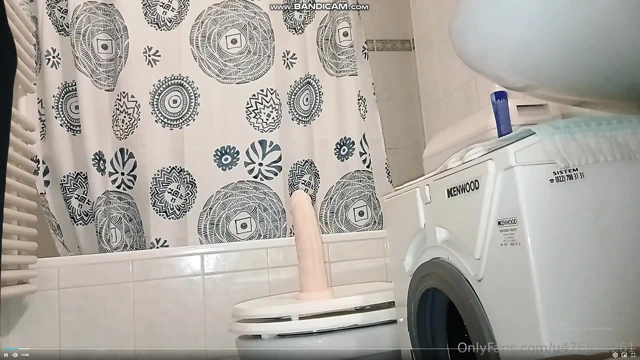 Seksi Nelly Oyuncağıyla Banyoda Solo