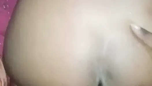 Guy takes advantage of old pickup scheme to Russian girl