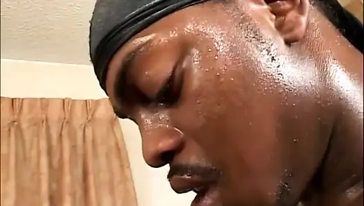 Siyah kıllı amcık mastürbasyon yapıyor dildo sikiliyor (tam orijinal film.)