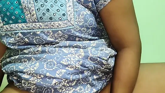 Derin vuruşlar alan desi yuvarlak götünün yakın çekim görünümü