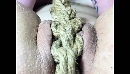 Külot, bikini, memeler ve suzy wylde circa 2013 - 2023