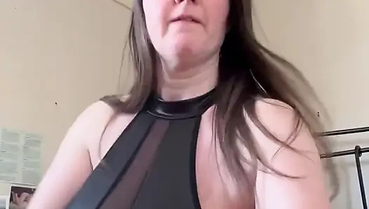 Sıkı Am Frikikli Amcığın Cam Göt Tıkacı Yakın Çekimi Yağla Kaplı Çifte Penetrasyon Sert Boşalma