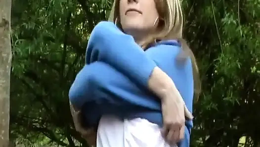 Ashleigh Mckenzie ile soyunuyor