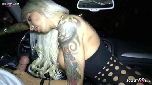 Hızlı oral seks içinde araba için şişman horoz yabancı tarafından Alman genç