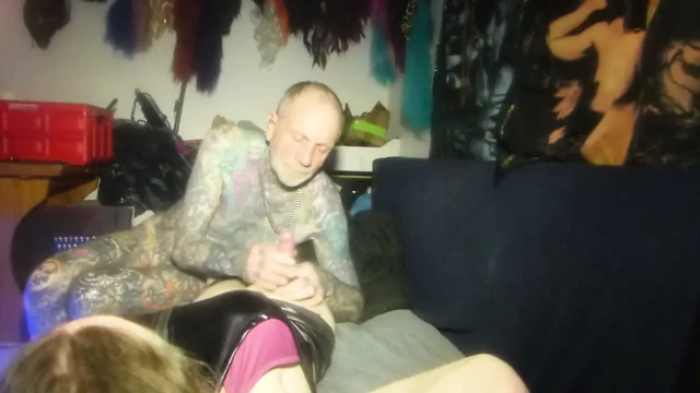 Sik emme ve elle boşaltma.