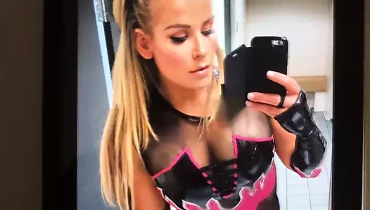 Natalya boşalmak haraç wwe