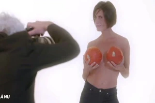 Alessandra sublet üstsüz