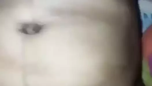 Endonezyalı bir koca karısını sikiyor