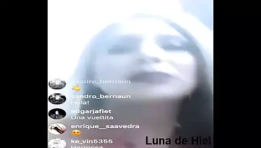 La Perra que le gusta pintarse el cuerpo