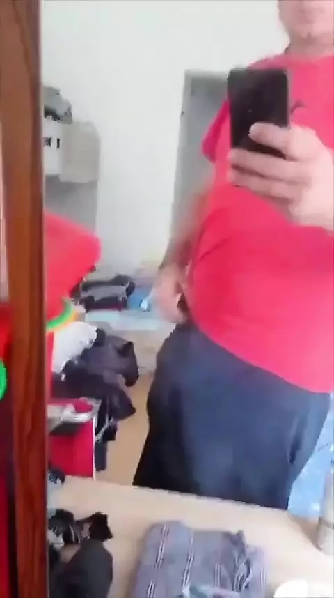 Azgın adama mastürbasyon yapıyor