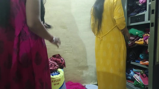 Hintli üçlü grup seks videosu Mumbai'den - ev yapımı