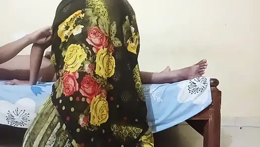 Stepmom silently aaayi or yeha Krna lagi chupka se dusra room me yeha sb kea