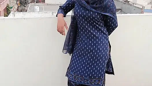 Hintli desi köylü kadın net Hintçe ses kaydıyla sikiliyor