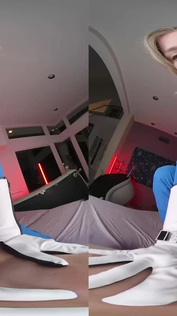 Захватывающий момент из "VRCosplayx Кенна Джеймс, как Сью Шторм хочет, чтобы уложить вас и посмотреть, что вы можете сделать"