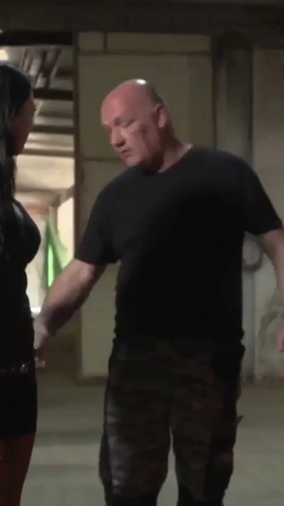 Adım baba sikme sürtük üvey kız at iş ve o yiyor onun boşalmak | Klip 1