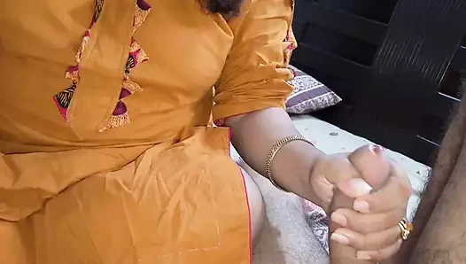 Güney Hintli teyzeyi evde sikiyor