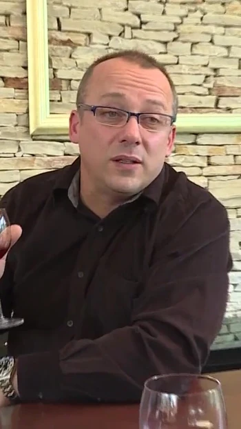 Сногсшибательный момент из "Индийскую жену поделили с боссом, чтобы получить повышение в офисе"