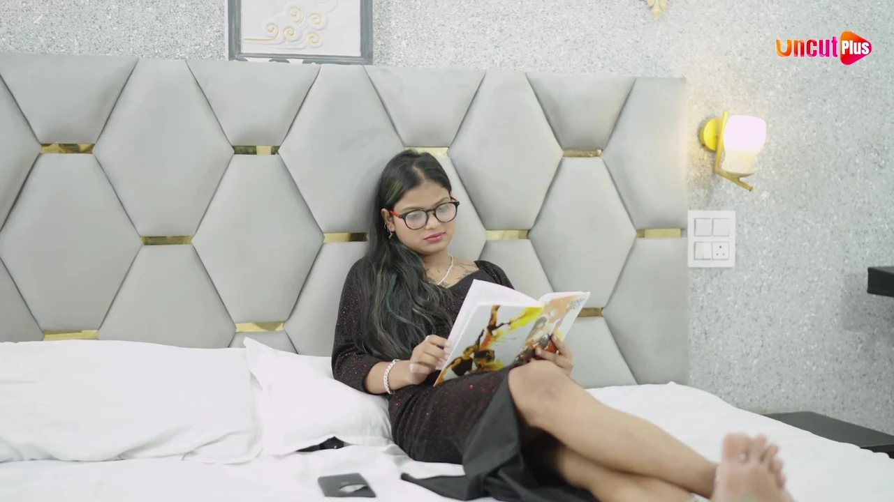 सुंदर भारतीय जोड़ा सेक्स कर रहा है जब उनके माता-पिता घर पर नहीं हैं