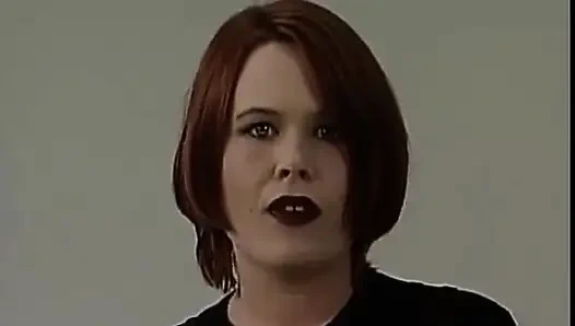 Oyuncu seçmelerinde mükemmel vücudunu göstermeyi seven Alman bir bayan