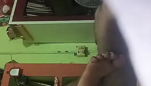 Hintli Üvey Kız Kardeş Inek Pozisyonunda