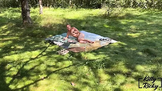 Bölüm 2. Yabancı beni ormanda becerdi ve ağzıma boşaldı