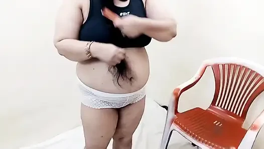 Kıllı büyük götlü Müslüman üvey anne büyük Hintli yarağı sikiyor