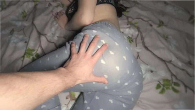 Üvey kızkardeşin baştan çıkarıcı kıçından uyanma - pov oral seks