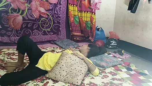 SEVIMLI HINTLI KÖYLÜ KıZ SIKILIYOR