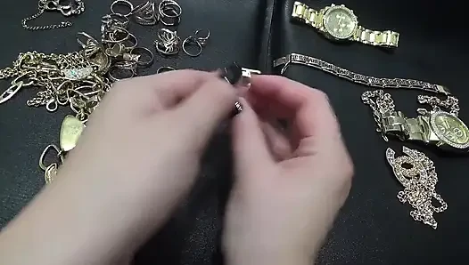 Altın takı ve el fetişi