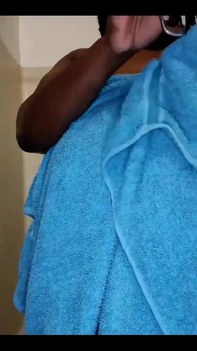 Долбежка киски в душе... чуть не отступил в ванне!