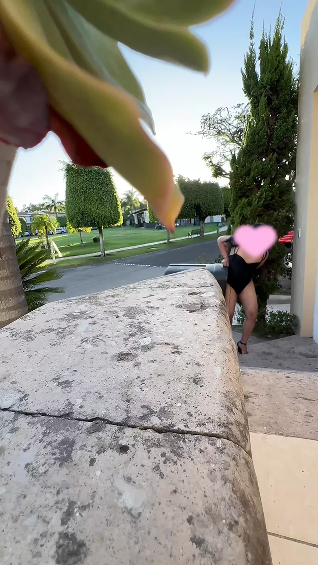 играю с моей новой игрушкой и развлекаюсь в леске