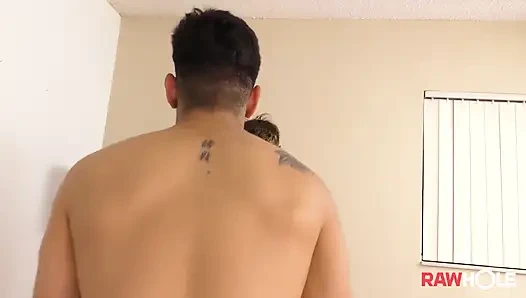 Ham delikli brawny aygırlar twunk'i sikiyor