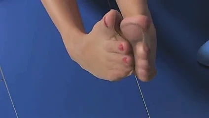mutfakta naylon ayak