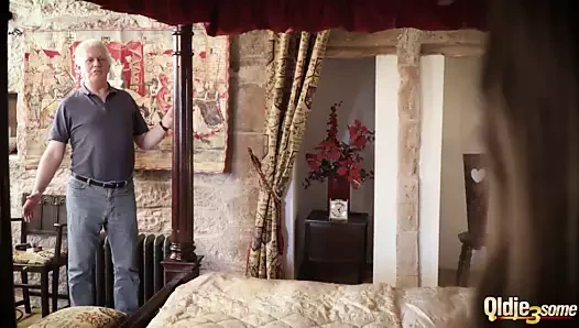 Genç ve ona kız arkadaş almak Hardcore becerdin tarafından eski adam