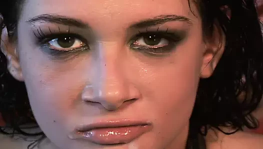 Tory Lane'in götü aç