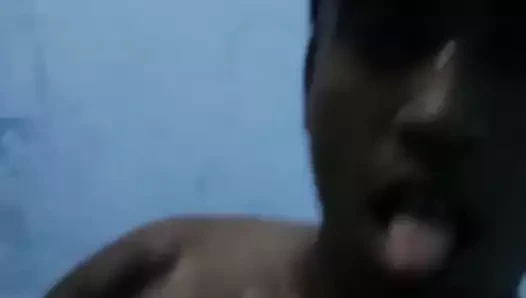 Desi yenge üçlü choot ki aag bhuja di