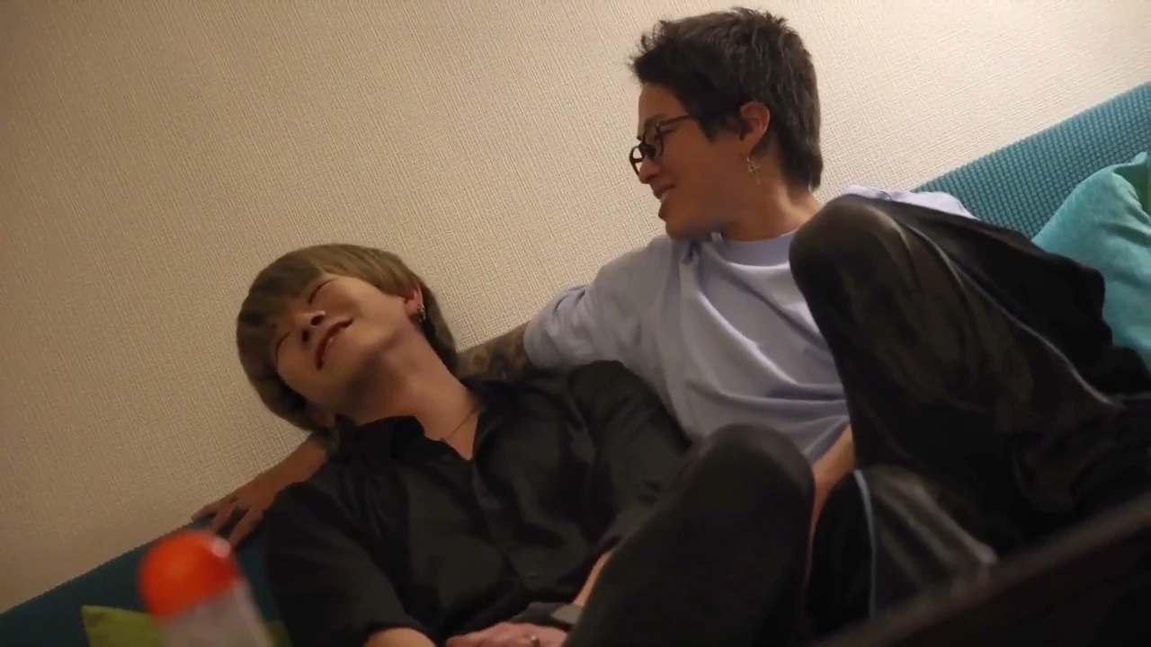 Kodai y Haru follan juntos en este vídeo de porno gay
