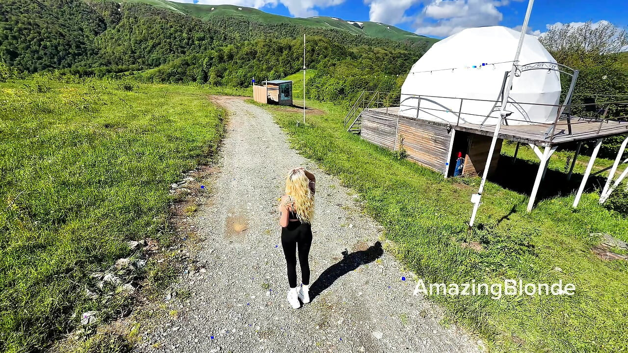 Dağ dome otelinde bir adamla tanıştım ve ona sakso çekti