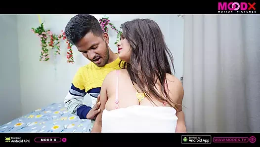 Hintli ateşli desi padosan yenge ve genç yakışıklı dever amcığı sikiyor