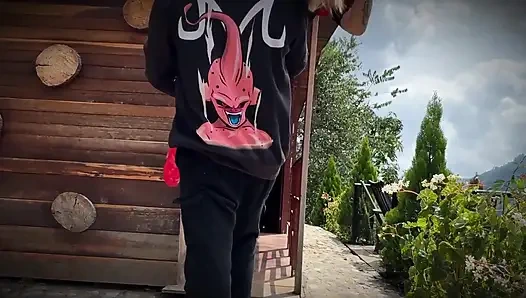 Büyük Kötü Kurt L, Büyülü Orman'da Kırmızı Başlıklı'nın Kıçını Kırıyor