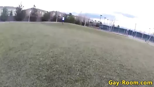 Dövmeli iri parça pound jock sonra oral seks