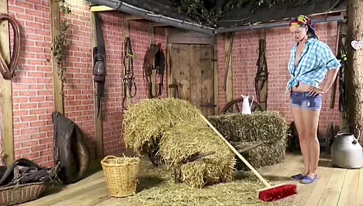 Scheunenfund, blondes Teen anal abgeritten