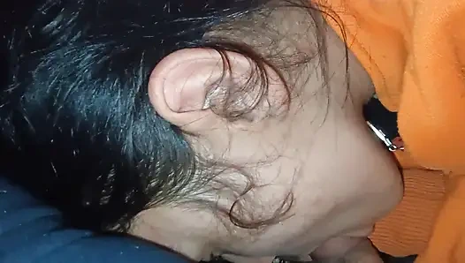 Kleopatra üvey babası yatakta yorgun olduğumu görüyor ve bu fırsatı değerlendirip ağzımdan beceriyor ve seni ağzıma bırakıyor