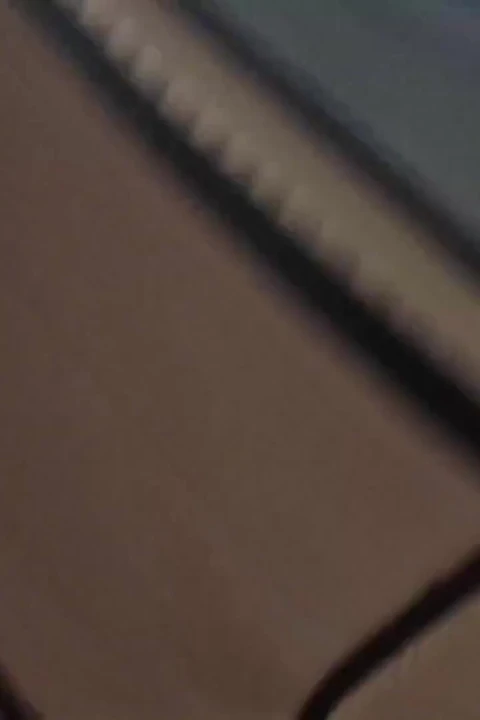Güzel sidik dükkanlarda ve umumi tuvalette striptiz yapıyor süper seksi mega derleme