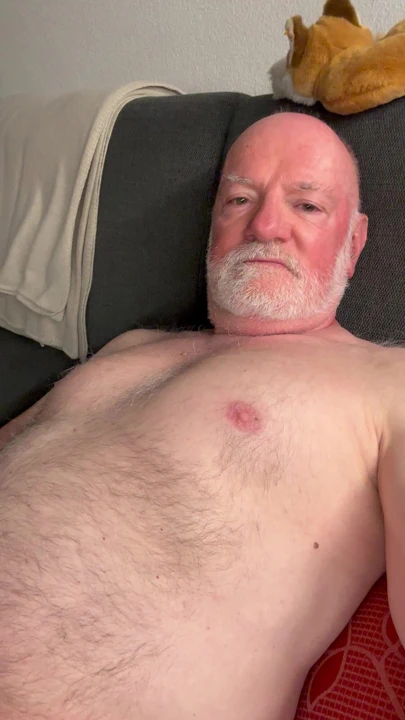 Bearstgt kendimi gösteriyor, yarağı ve taşakları gösteriyor