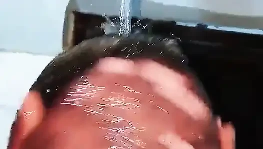 Sexyrita banyo yapıyor, dans ediyor, güzel amını gösteriyor, göğüsleri ağzına büyük zenci yarağı alıyor orta yaşlı seksi kadın